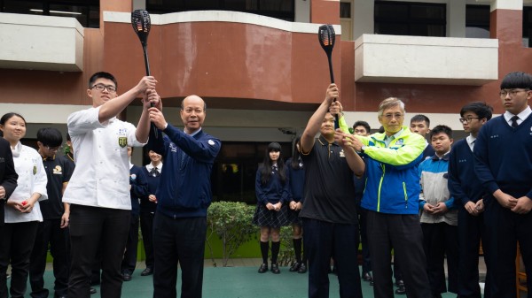 新北市的東海高中在今年的全國高級中等學校學生技藝競賽，拿下3項金手獎及6項優勝。（東海高中提供）