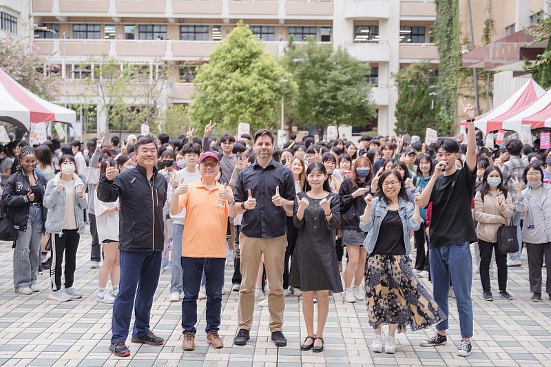 「多元文化美好食代」異國美食節活動，增進國際學生與台灣學生之間的互動、促進校園國際化氛圍。