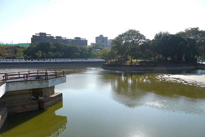 靜心湖位於竹科園區內佔地約十公頃。圖/中華大學提供